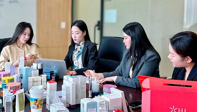 중국 파트너와의 상품 협의 현장